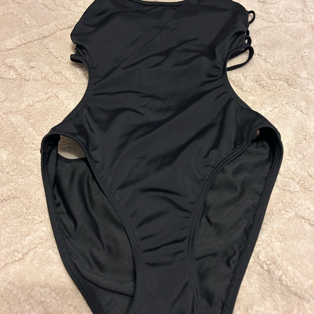 VENUS Black One-Piece Swimsuit